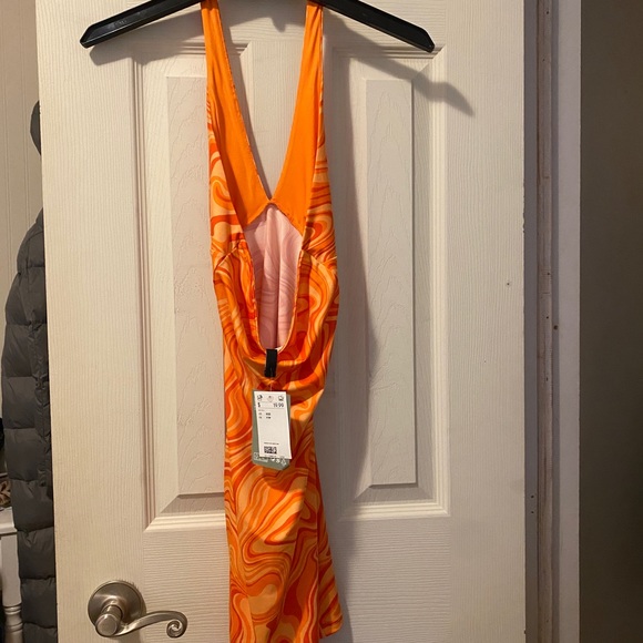 H&M Orange Patterned Dress - Picture 6 of 6